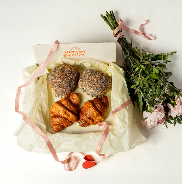 Lilla Blomstergåvan i gruppen Alla produkter / Frukostpaket hos Morgonexpressen (set-gateau-lillablomster)