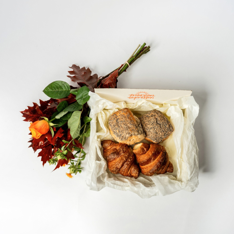 Lilla Blomstergåvan i gruppen Alla produkter / Frukostpaket hos Morgonexpressen (set-gateau-lillablomster)